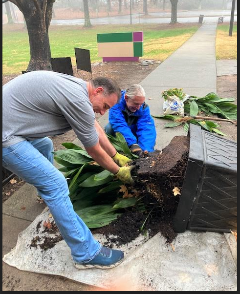 Dads Help Out the GTCHS Garden Club 12.11.21
